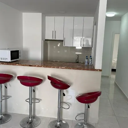 Tamasite Apartment *